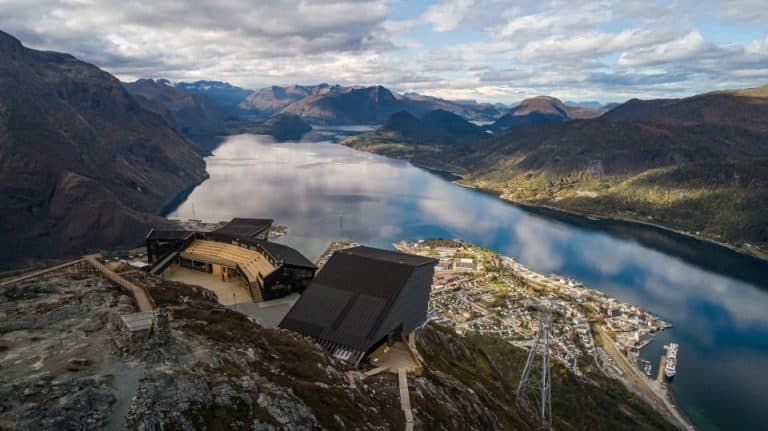 Åndalsnes: Roundtrip Cable Car