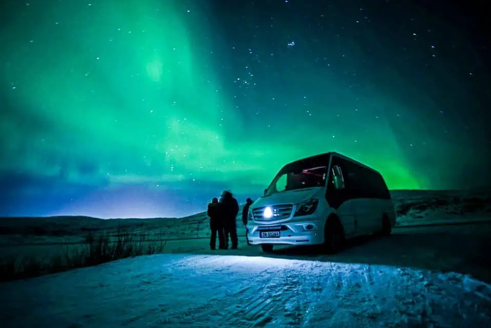 Tromsø: Northern Lights Minibus Tour