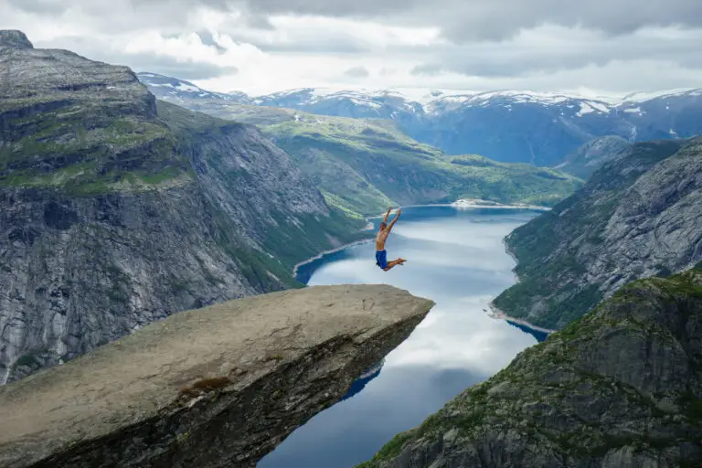 Blue lake in norway near trolltunga
